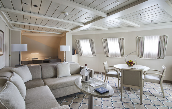 Silversea Cruises Silver Cloud Royal Suites 2 ©Silversea Cruises Ltd.jpg